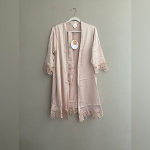 LE ROSE Lola lace trim robe size XS-S